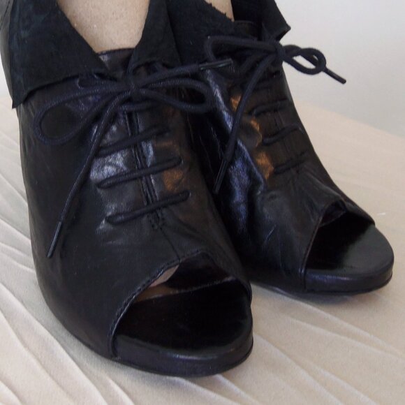 Sam Edelman Wakefield Black Leather Peep Toe Wedge Booties sz 9.5 - Picture 8 of 16